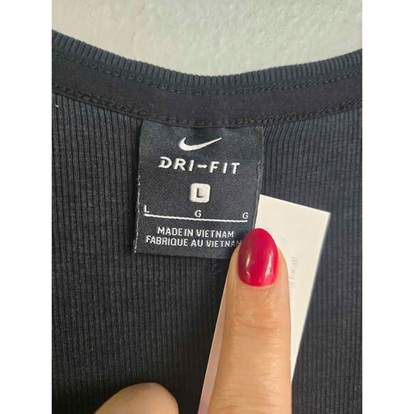 🖤 Chic Ribbed Button-Front Tank Top | Women's Large 🖤 - Picture 2 of 3